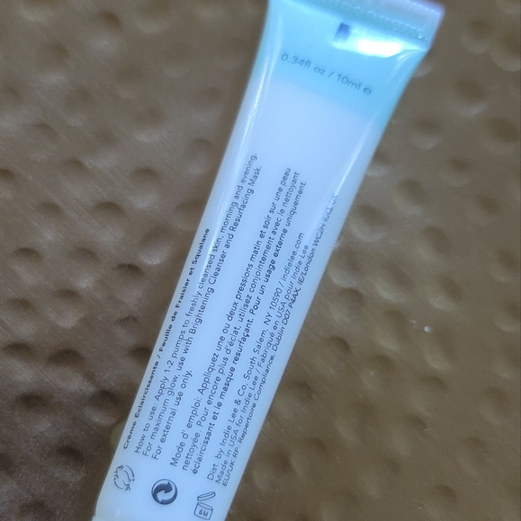 NWT Indie Lee BRIGHTENING CREAM Strawberry Leaf & Squalane 10 mL - Picture 2 of 5